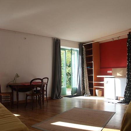 Ancien Moulin A Eau Sur La Seugne Apartment Mosnac  Екстериор снимка